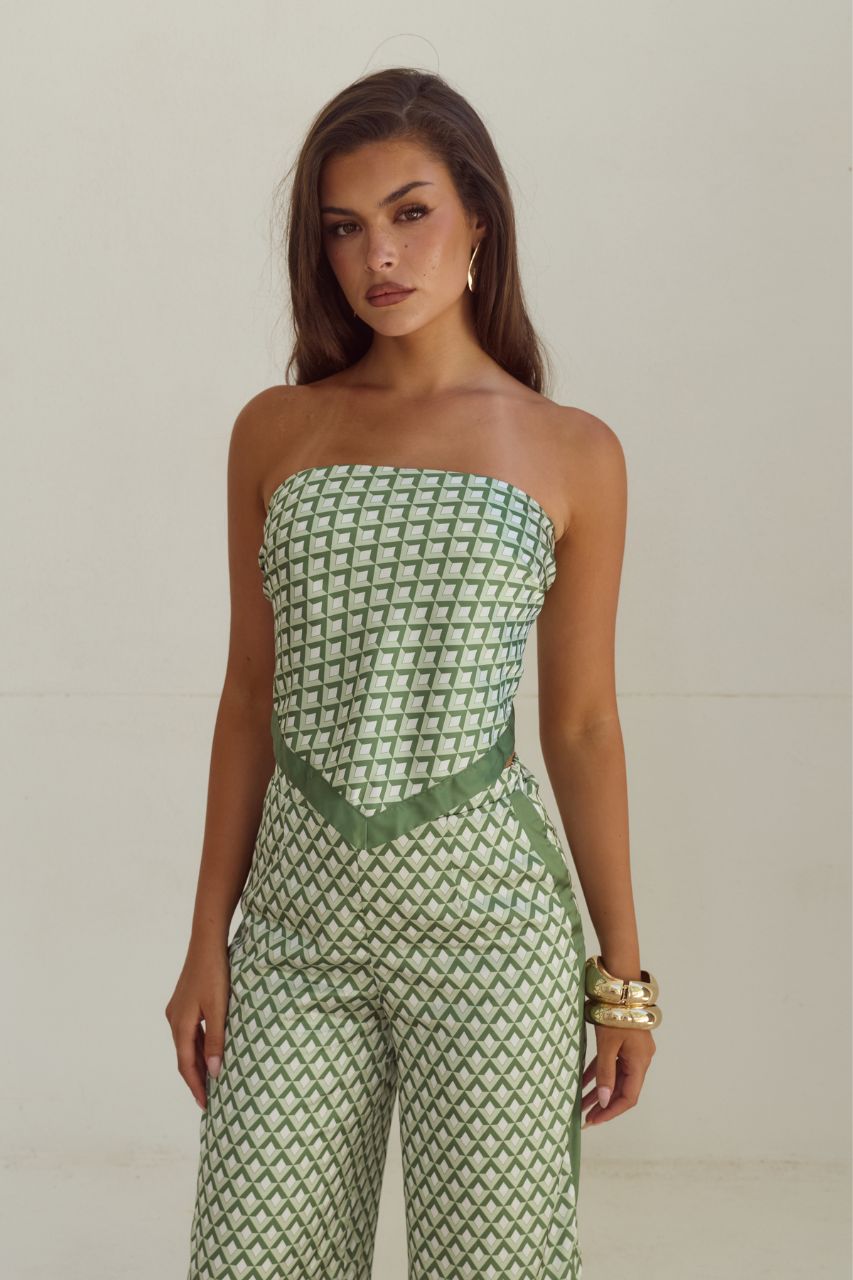 Milani Set by Seven Wonders - Image 6